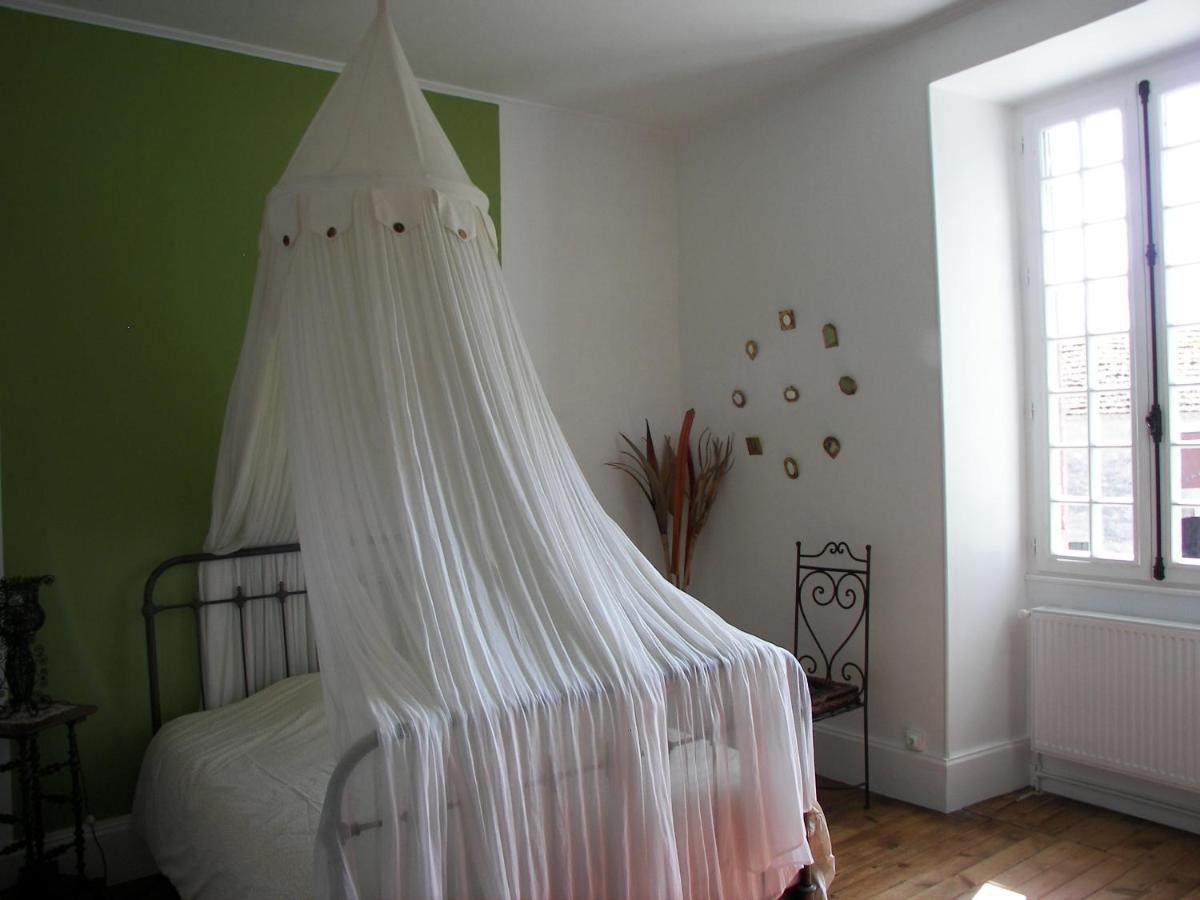 Domaine Du Noble Bed & Breakfast Saint-Jean-de-Thurac Bagian luar foto
