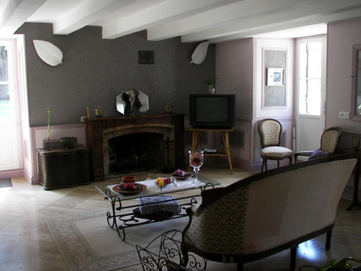 Domaine Du Noble Bed & Breakfast Saint-Jean-de-Thurac Bagian luar foto